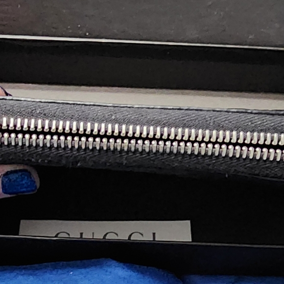 GUCCI MICROGUCCISIMA LEATHER ZIP AROUND WALLET - Picture 8 of 10